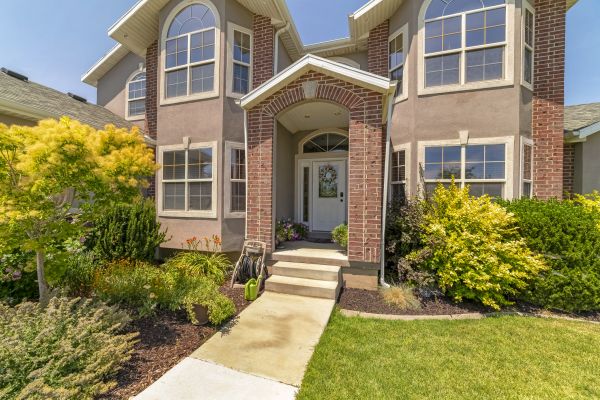 Cost of Transom Window Replacement in Rancho Cucamonga